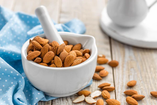 12 Health Benefits of Almonds and its Nutrition Value